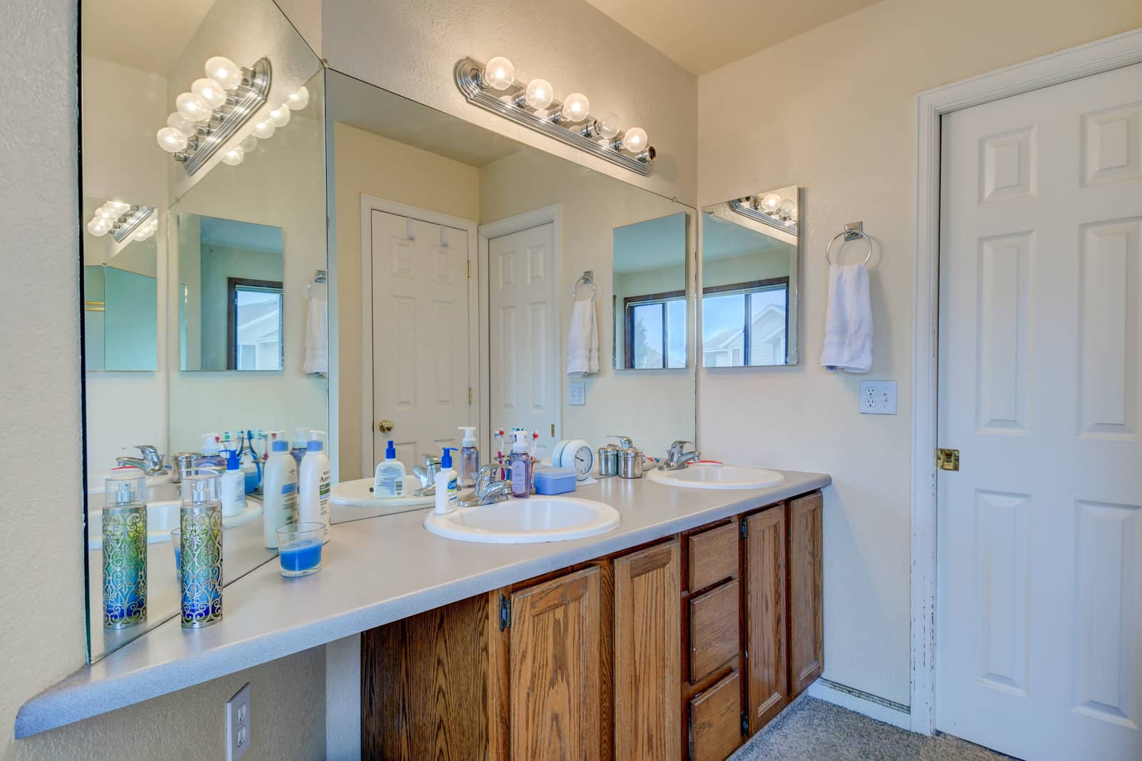 5756-s-danube-circle-aurora-before